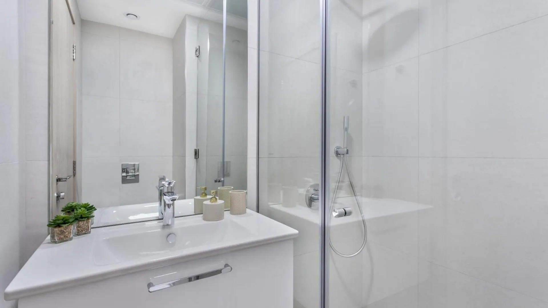 Elegant Studio In Luma 22 Prime Location Dubai